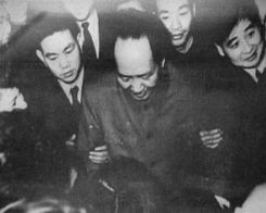 李銀橋：跟隨毛主席15年的警衛(wèi)員，離開(kāi)赴職時(shí)，毛主席掉了眼淚