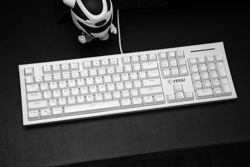 高特青轴、RGB侧灯、109元，微星这款让那些机械手感键盘瑟瑟发抖