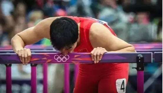 奥运冠军被网暴“滚出中国”，那些荣耀背后的残忍，你知道多少？