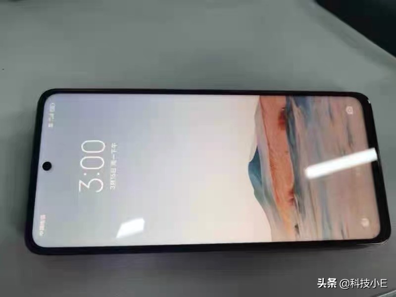小米爆发，1亿像素四摄+4820mAh大电池，8GB+128GB跌至1469元