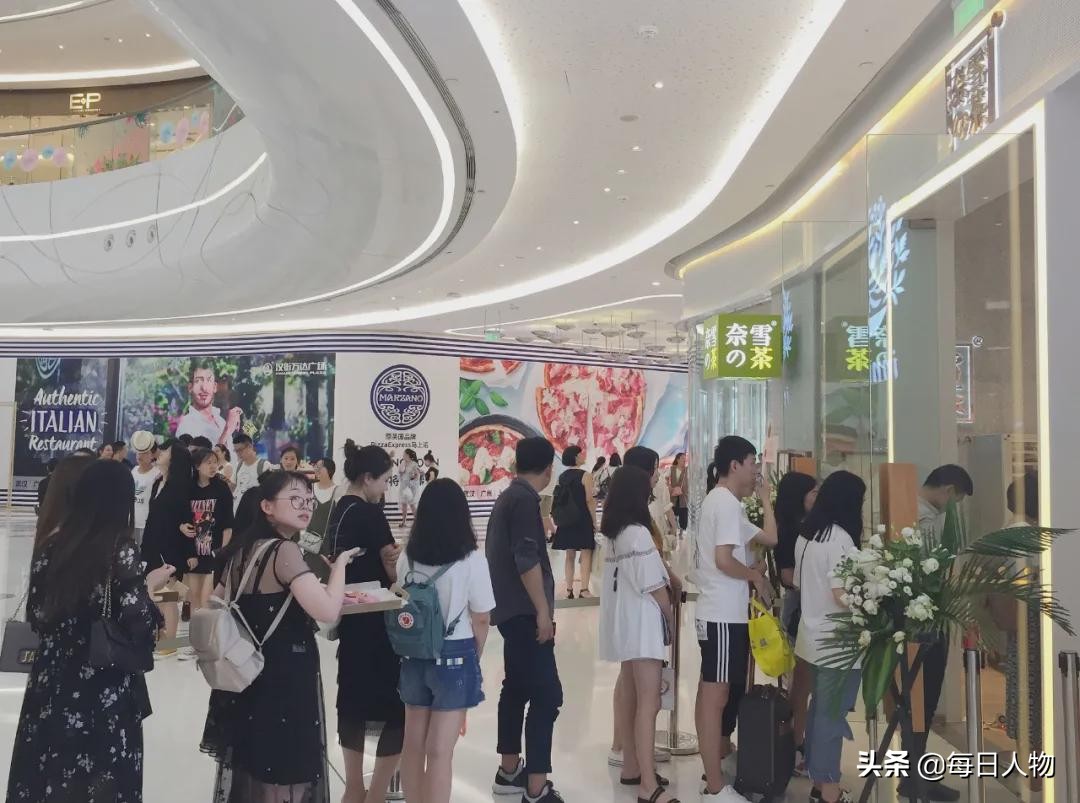 三年亏一个亿，除夕夜递交招股书，奶茶界“千年老二”急了？