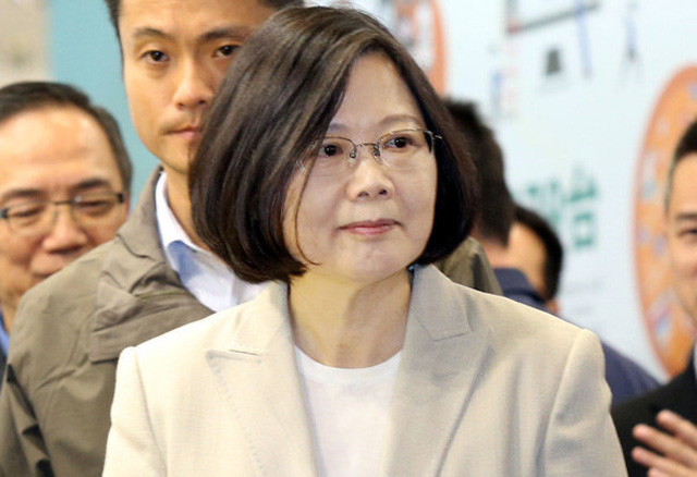 ��Ӣ�����ˡ����á��̵��֣��������ڳ԰��̣���̨��ϵ�ջ�����