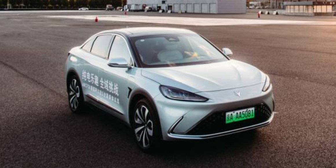 试驾ARCFOX极狐阿尔法S，这是一台可以颠覆认知的电动车