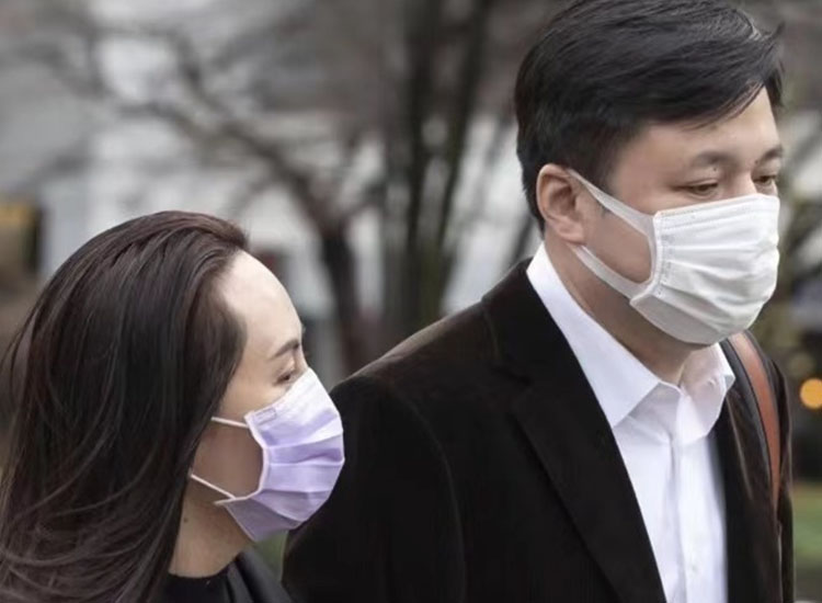 孟晚舟夫妇再同框！老公西装革履气质佳，默默