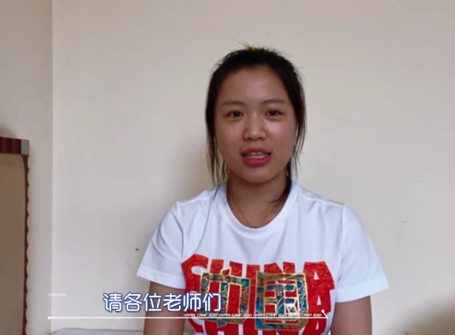 杨倩素颜现身《快本》，皮肤黑嘴唇厚，还是你心中的“白月光”？
