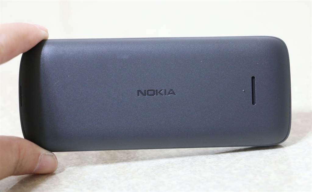 诺基亚手机开箱，2021年了还在用功能机，超长待