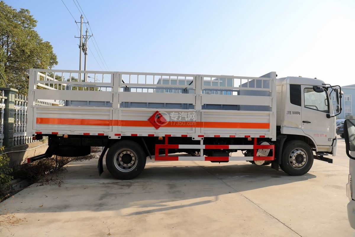 国六危险品运输车——东风天锦气瓶运输车