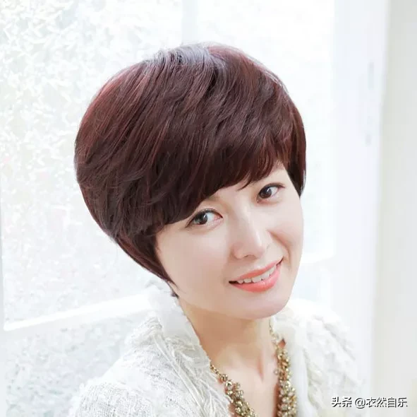 年流行时尚发型让50 60岁女人不再为发型烦 Zh中文网