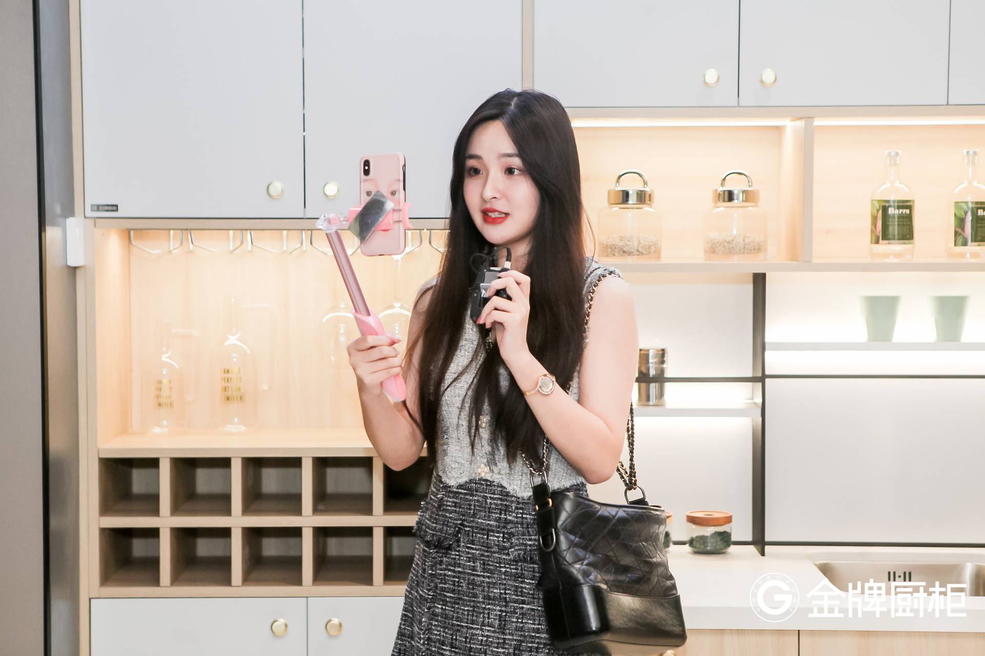 一站式家装购物带来全新体验，金牌厨柜成都大家居馆盛大开业