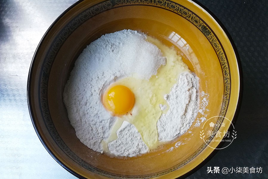 图片[4]-面粉别蒸馒头了 试试这个新吃法 一次做6个 孩子的零食不用买-起舞食谱网