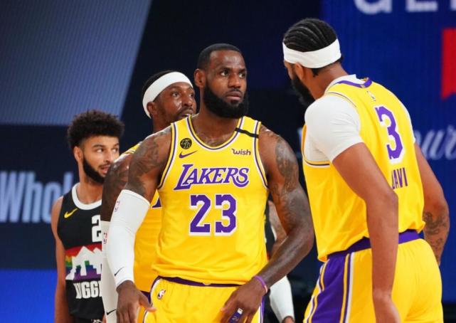 變陣有效果！湖人4大數據領先金塊，詹皇0失誤太無解，魔獸搶籃板壓制Jokic！-黑特籃球-NBA新聞影音圖片分享社區