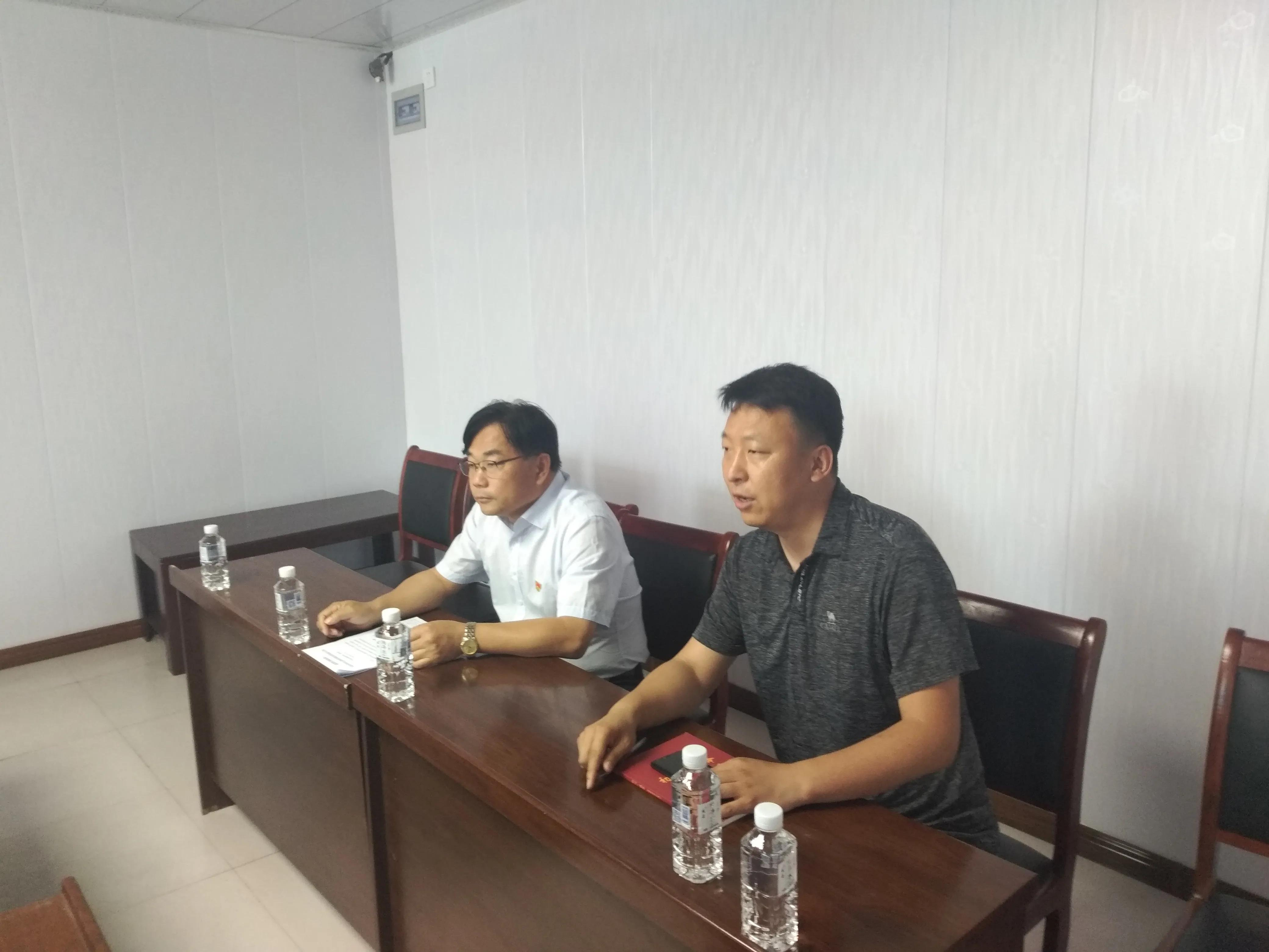 宝清县委副书记、北方水稻研究中心主任曹立勇到夹信子镇徐马村讲党课