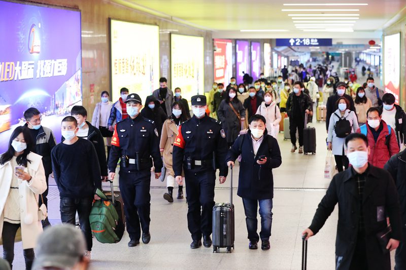 铁路迎来返程客流高峰，武汉重点加强一线警力投入