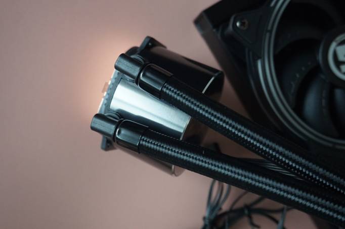 机箱的主角光环-Apexgaming艾湃TITAN-240 PRO电竞水冷散热器评测