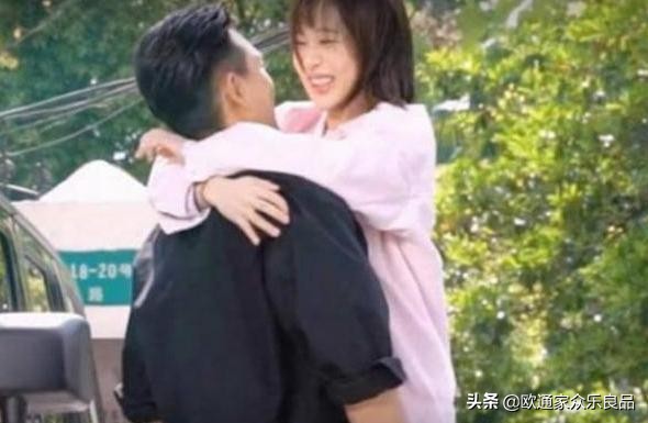 见过杨紫的西式婚纱照，美若天仙，再看看中式婚服，网友神评