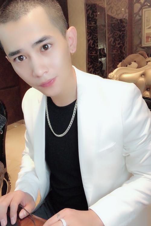 名:浪子吴迪身 高:176cm出生地:山东聊城出生日期:1994-07-16mc吴迪