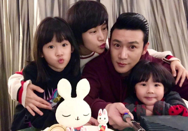 明明長了一張花心臉，婚後卻零緋聞的男明星，個個都把老婆寵上天