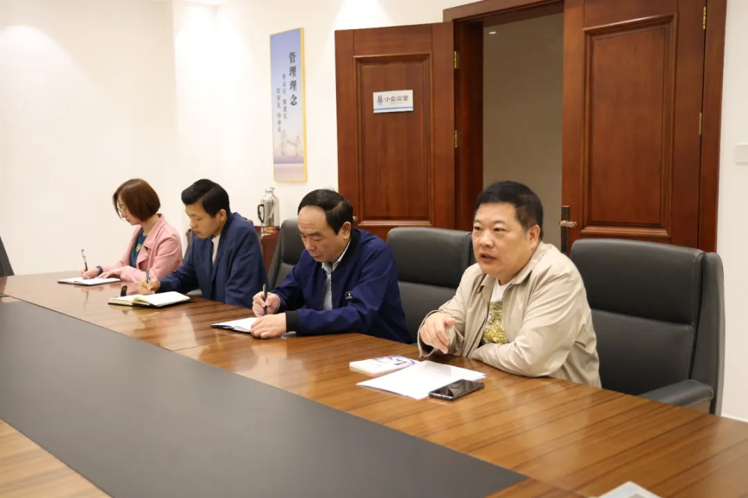 听听代表“心里话” 共谋法院新发展——信阳中院党组成员、副院长翟陆走访人大代表