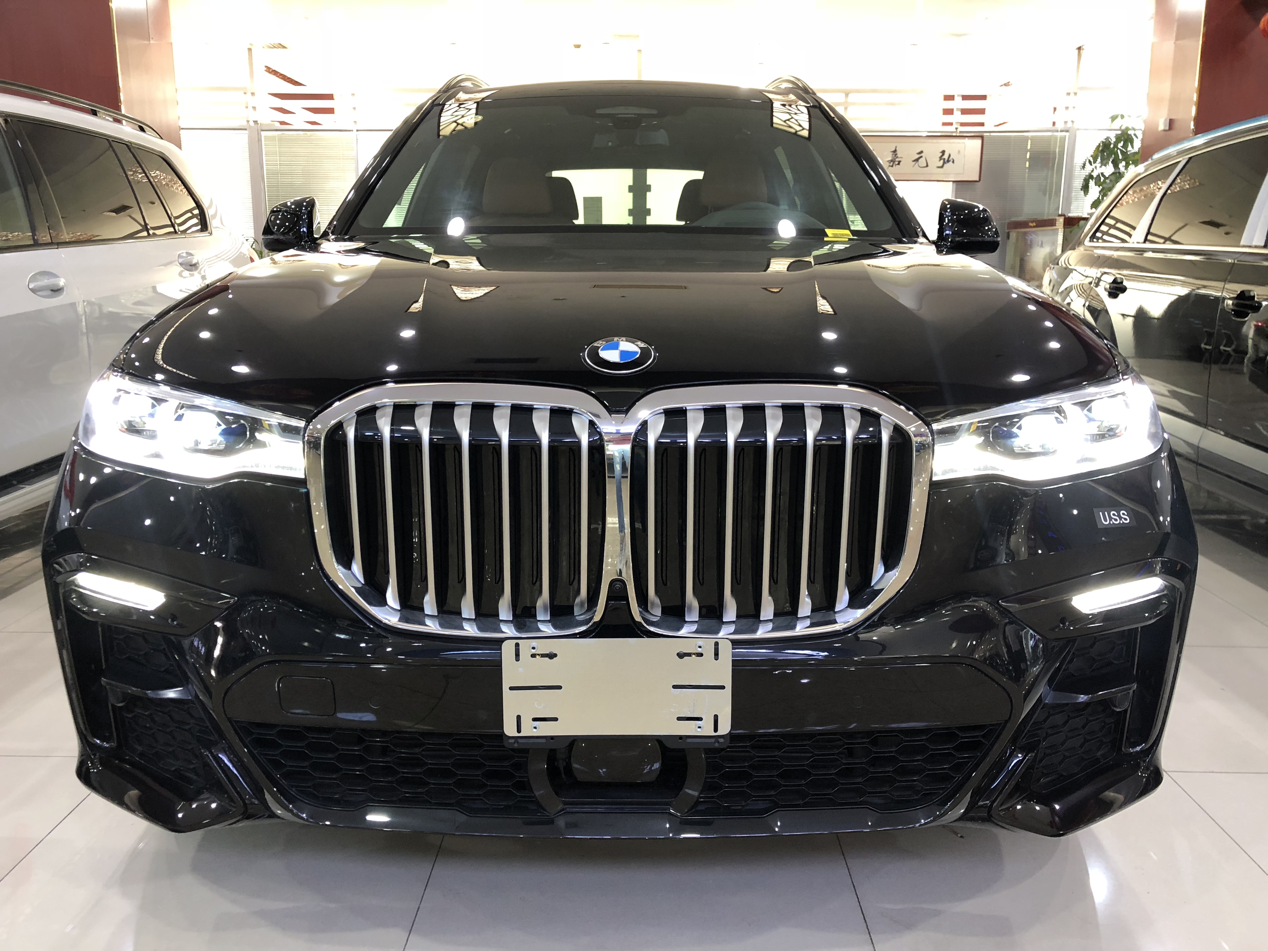 2021款加版国六宝马x7黑色现车可提可分期