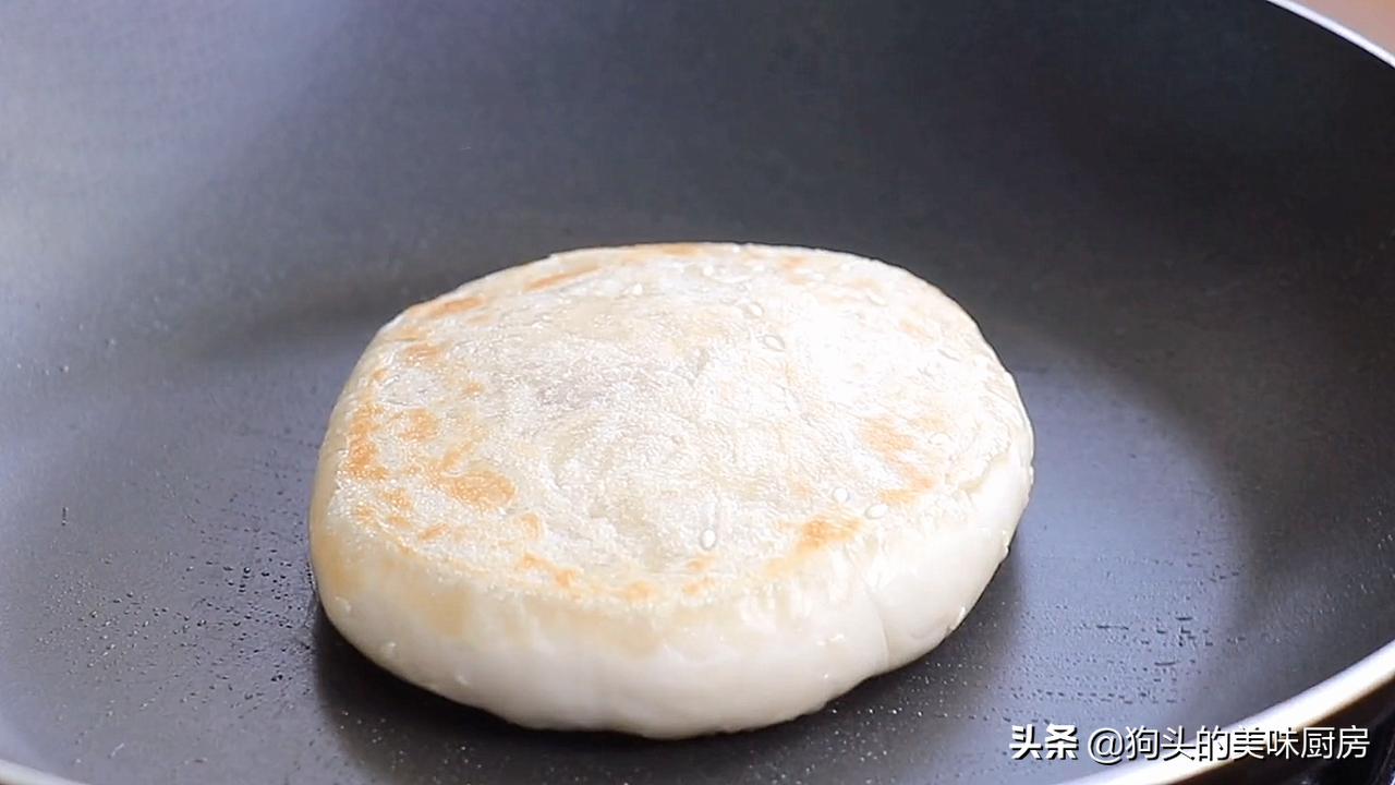 懒人香酥鸡肉饼做法，不揉面不醒目，鲜嫩多汁，层次丰富太香了