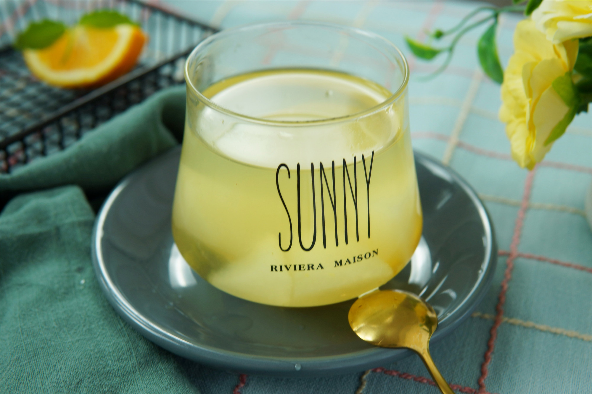 自制冰红茶和冰糖雪梨，几块钱成本，煮一锅放