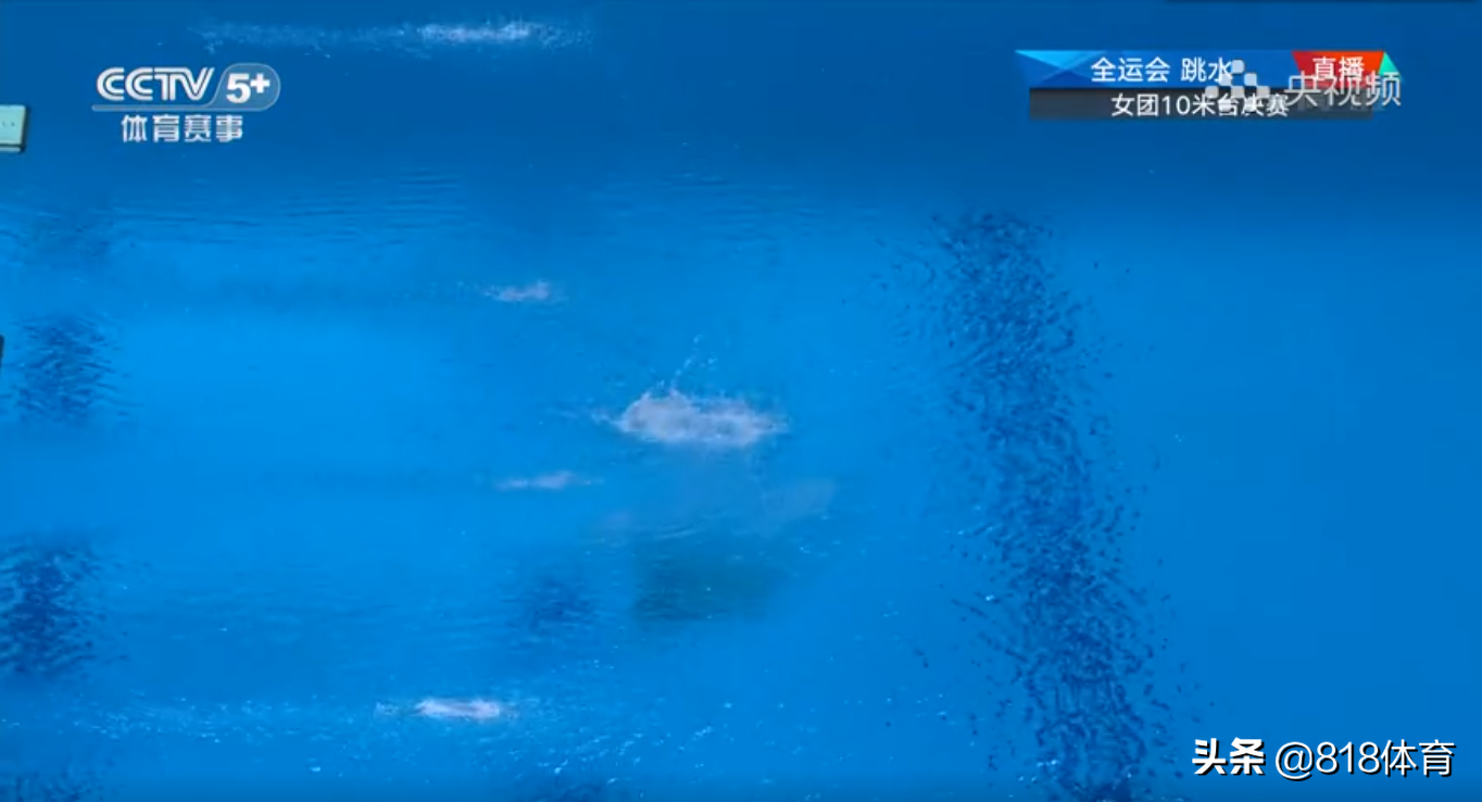 神仙打架!全红婵被张家齐反超一脸紧张,为她0水花鼓掌,俩10分决胜