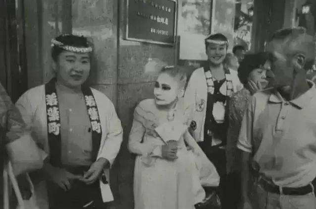 她是日本受人尊重的站街女，苦等60年，只为等一