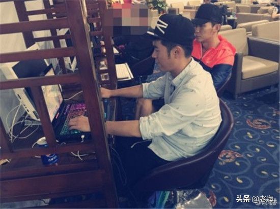 输了人生？陈赫电竞表演赛打败王思聪，网友调侃第二天变陈翔