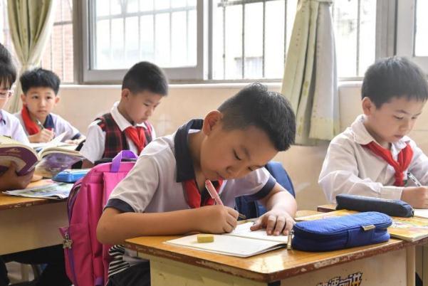 大批民办学校大洗牌，将转为公办或停止办学，家长们拍手叫好