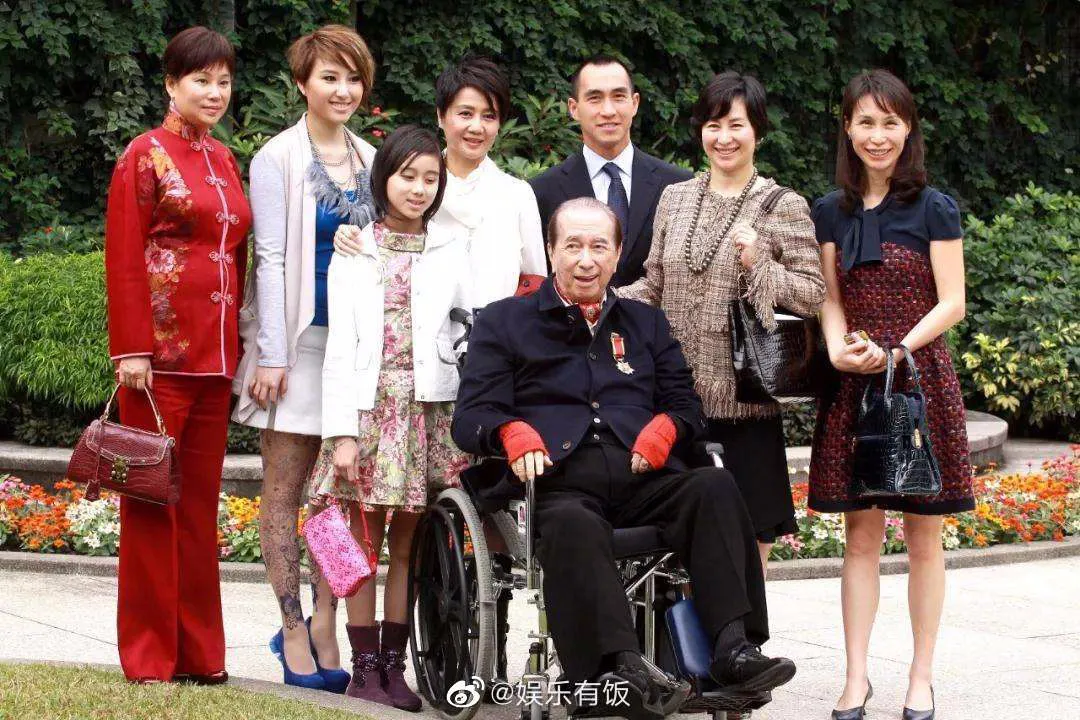 赌王何鸿燊去世，前半生热血励志，后半生一地