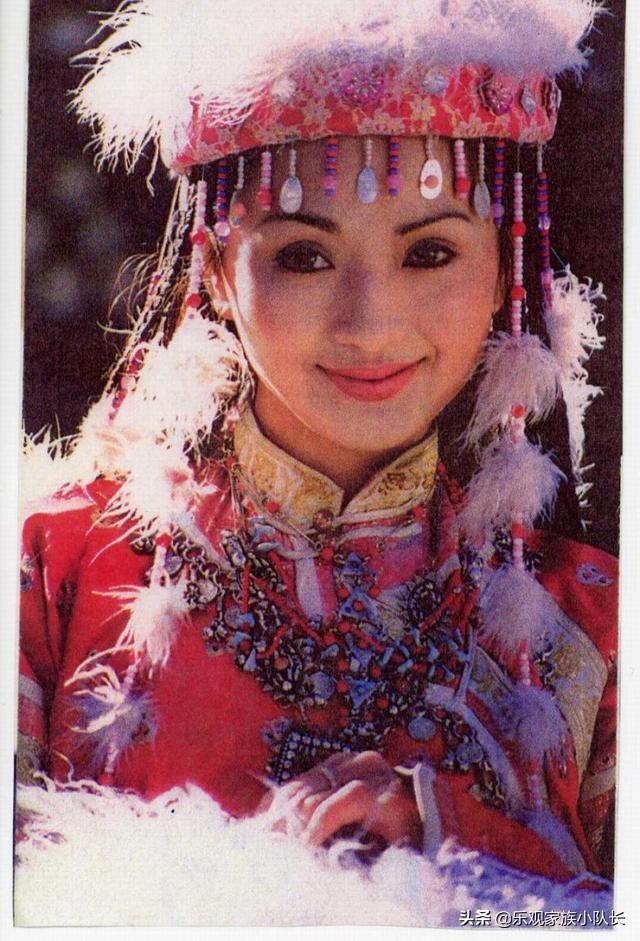 她25岁去世后没多久，父亲因公殉职哥哥去世母亲