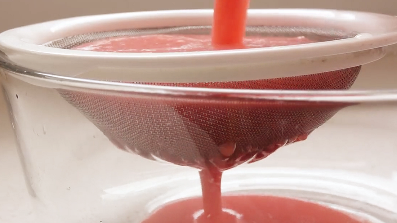 2個西紅柿，一碗澱粉，鍋裡攪一攪，酸甜爽滑，越吃越想吃