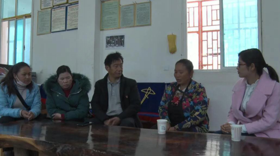 云南省福贡县：慰问道德模范 弘扬榜样力量