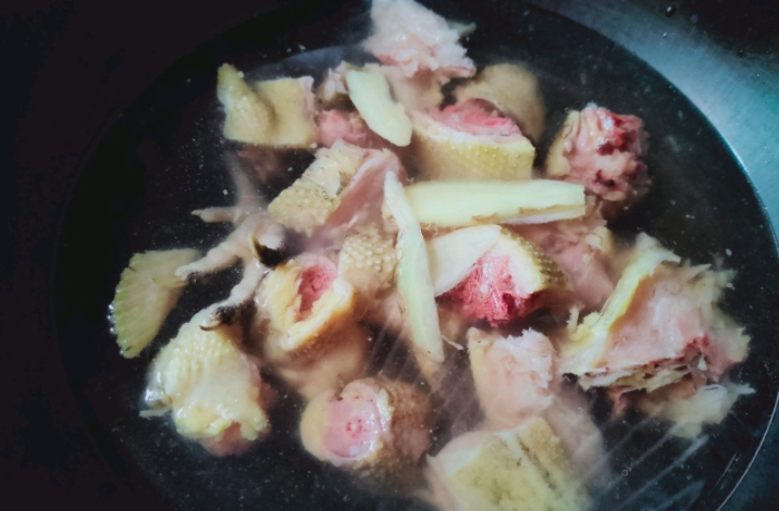 鸡肉和它一起炖，色香味俱全，吃一口就停不下来