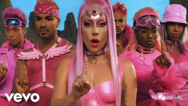 换上几十万的奢侈品，火遍全世界的女团还被嘲