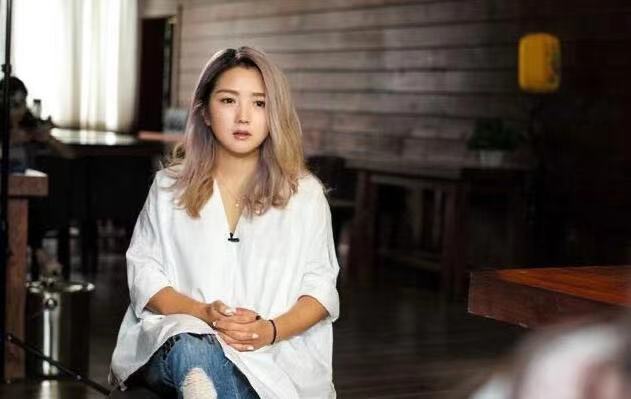 过气安又琪，揭开湖南卫视签约艺人残酷现状：忍辱负重