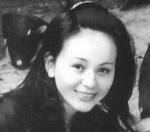 “雪姨”16岁儿子罕见曝光！性格温暖颜值却被嘲，富豪生父成谜