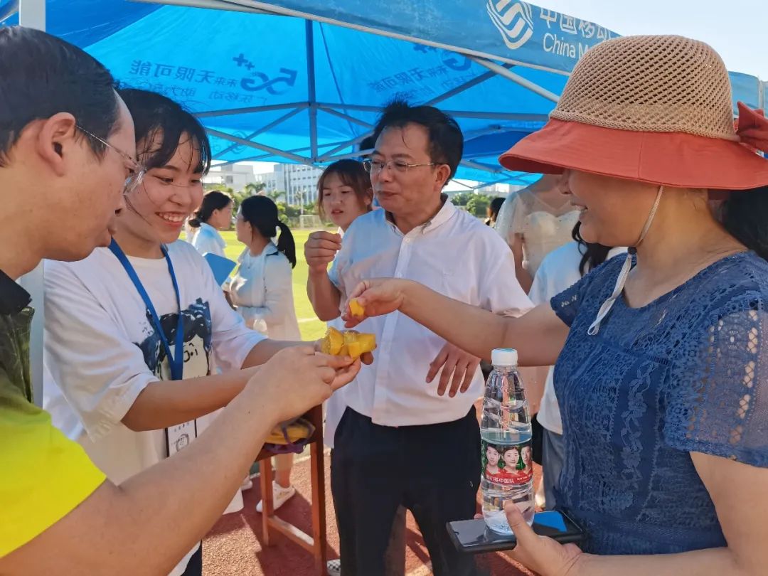 酸甜可口惹人馋！珠海师生免费尝鲜，还品出了背后的故事