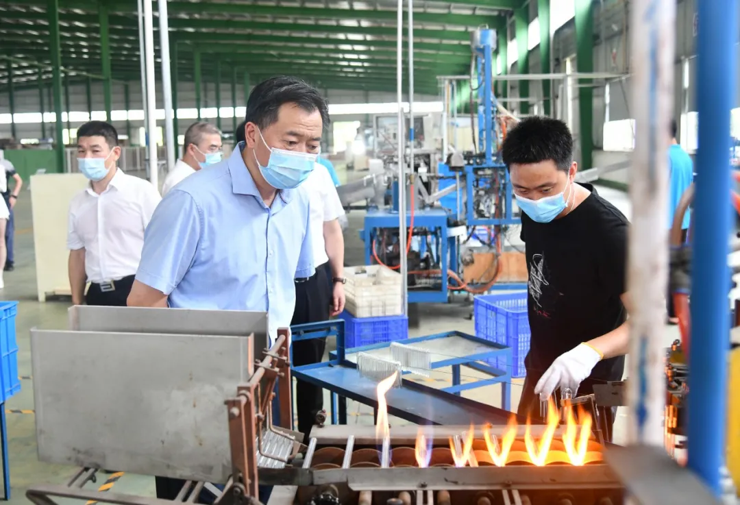石希欣在怀化高新区走访调研挂点联系企业时指出 精准精细援企稳企恵企 增强企业内生动力竞争能力发展活力