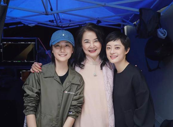 8对“抱团挣钱”的姐妹花，个个有钱，李冰冰姐
