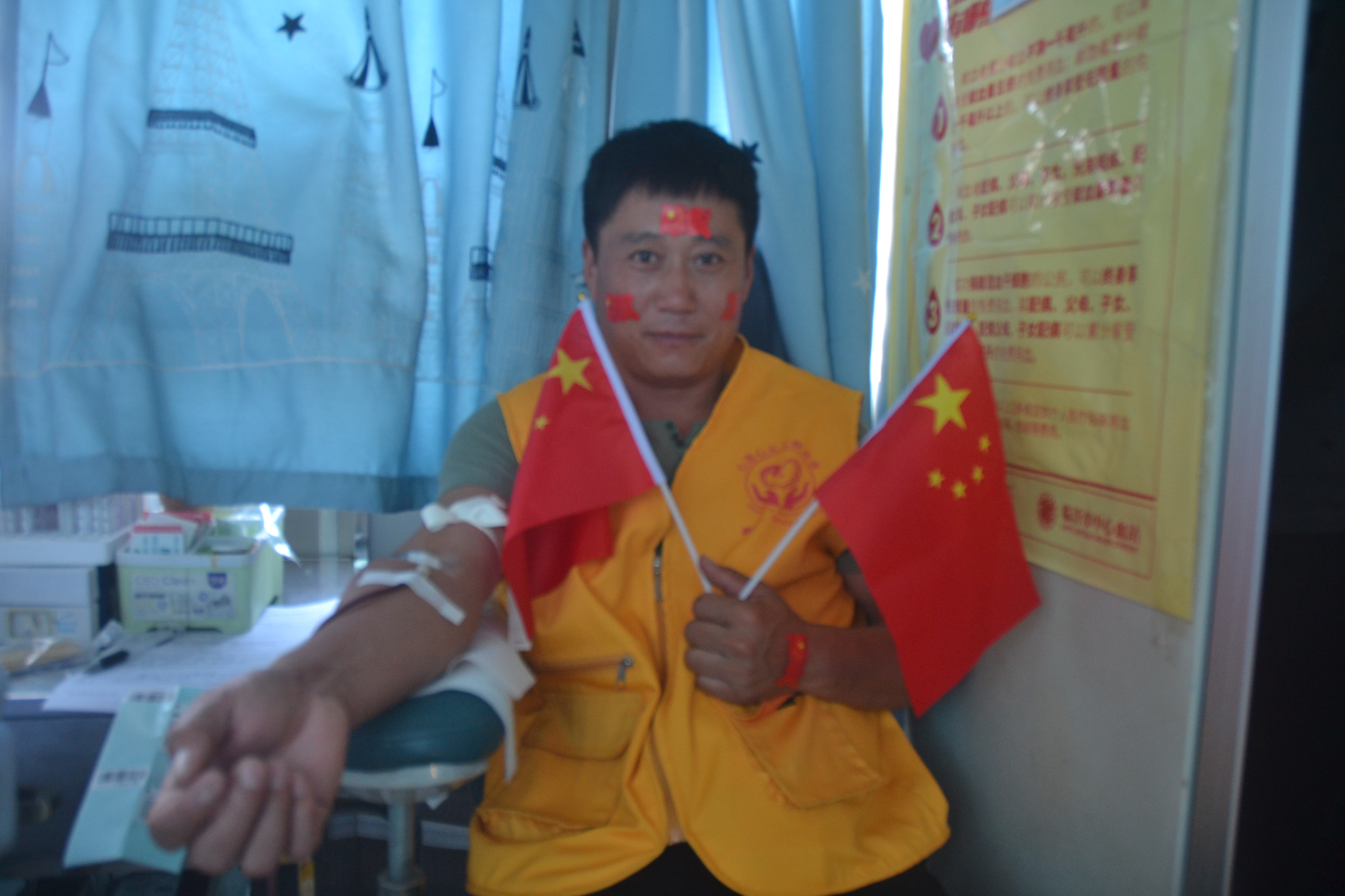 庆国庆，心连心义工联合会献血纪实(图7)