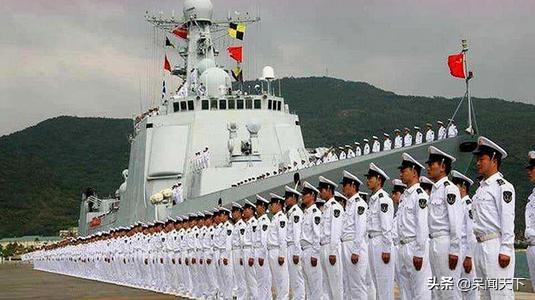 作战能力强大的航母上，为何还要有士兵持枪巡逻？到底怕什么