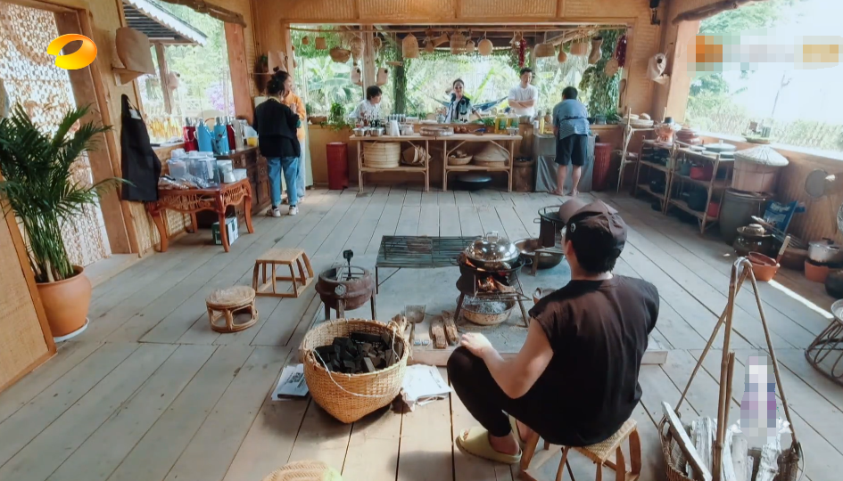 《向往》赚钱无下限！观众吐槽广告里插播综艺