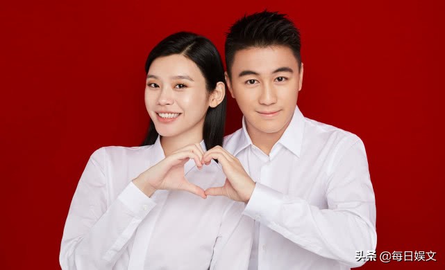 “赌王儿媳妇”奚梦瑶，深夜“晒”和老公聊天记录婚后称呼都改了