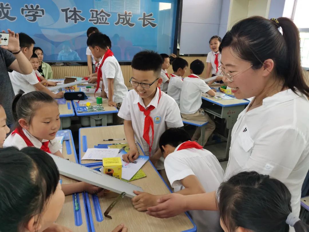 临渭区北塘实验小学怎么样?聚焦科学课堂(图7)