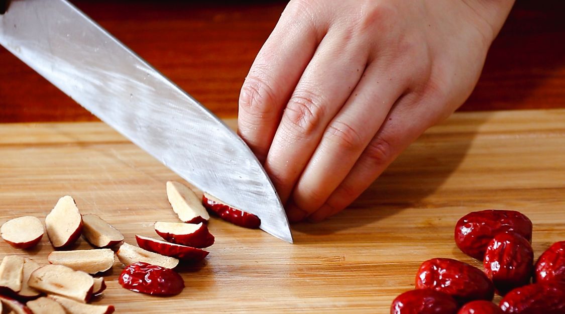 枣糕别再发面了，用纯红枣肉做的枣糕，香甜软糯，比蛋糕还好吃