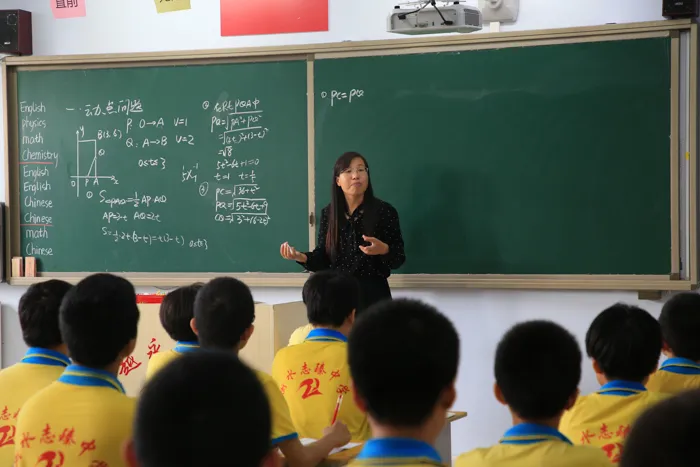 乘风破浪的志臻丨我校开展全体教师业务水平提升活动