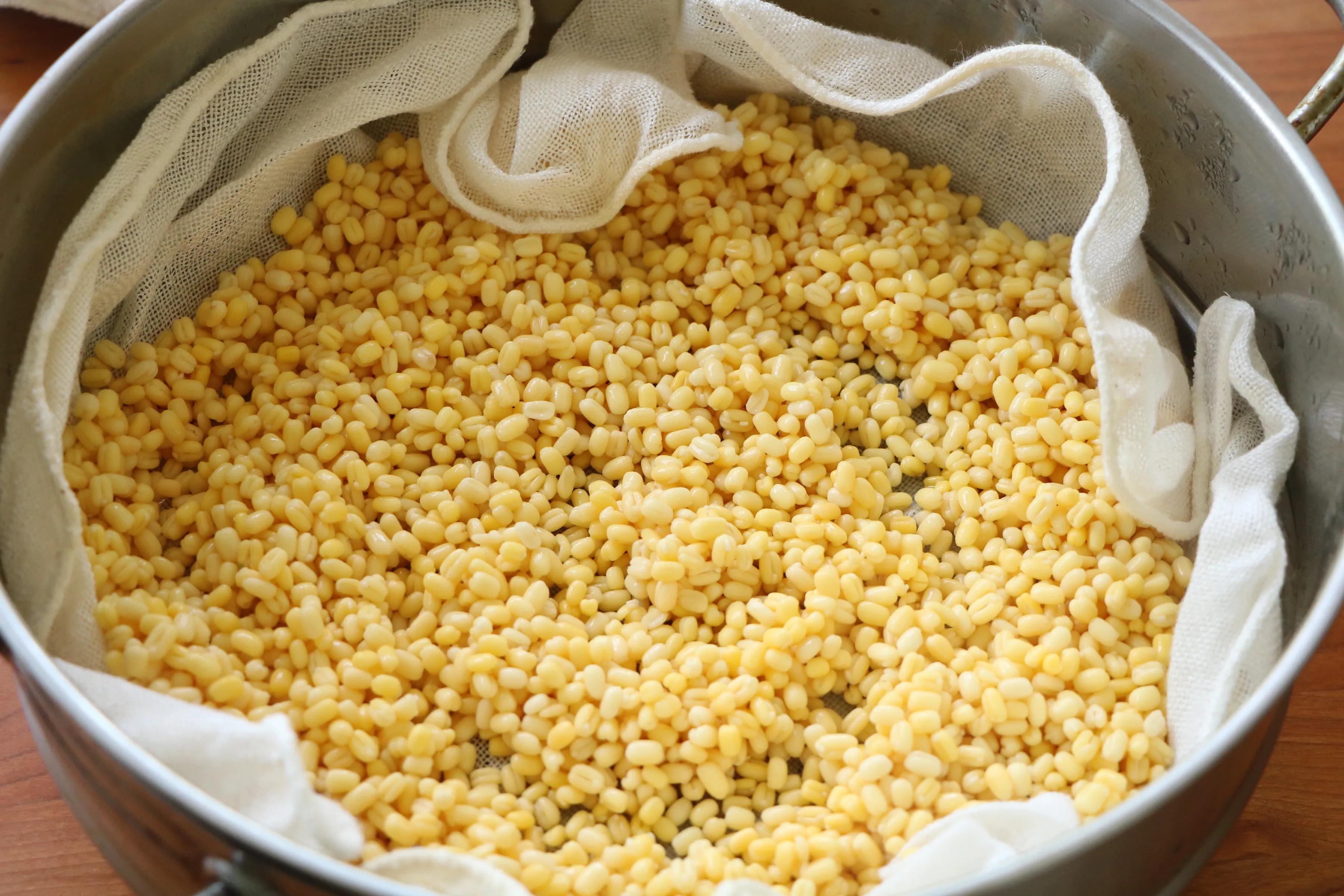 教你做流心綠豆糕，香甜不粘牙，送人倍有面子，夏天必吃的甜點