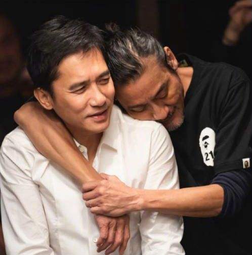 观众最喜爱演员排行榜发布，周星驰夺冠，内地