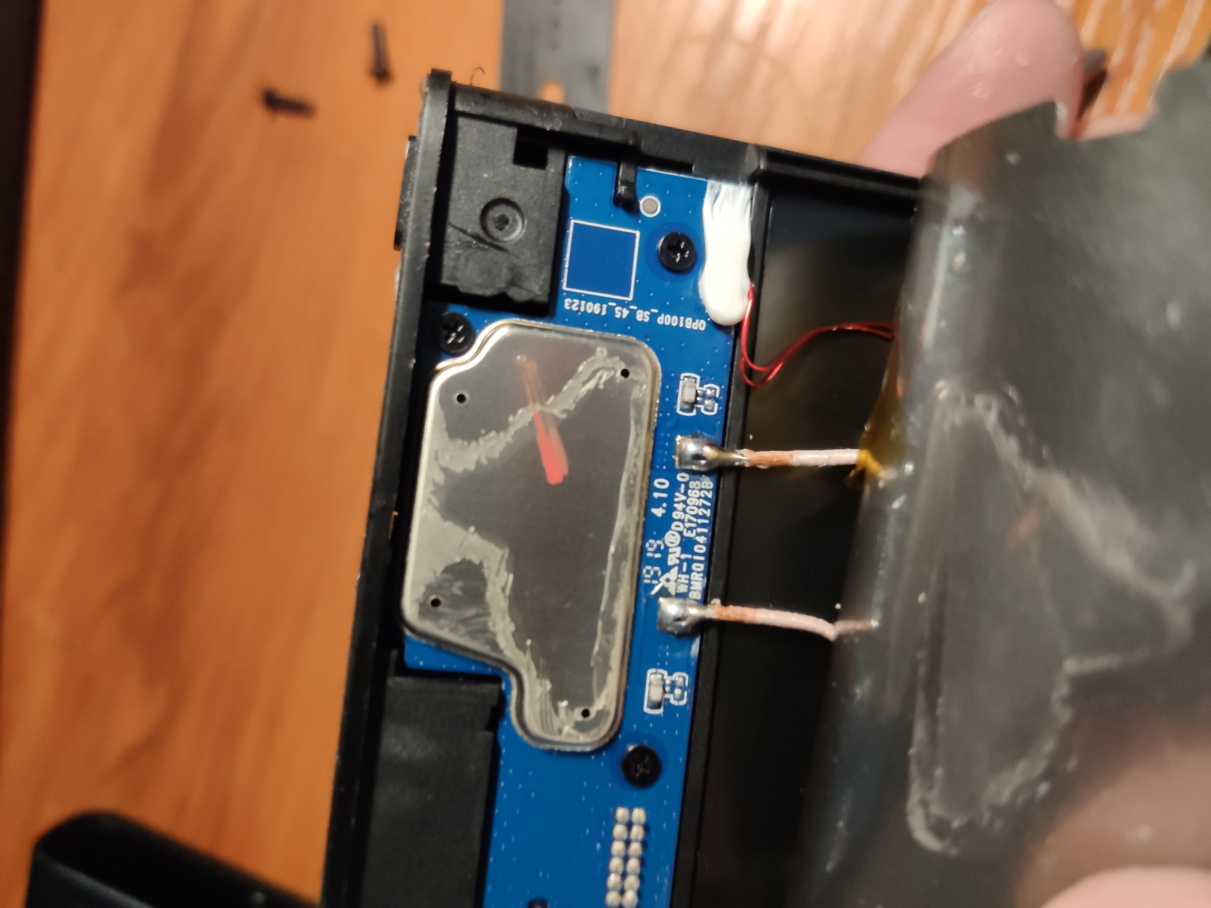 拆解小米無線充電寶